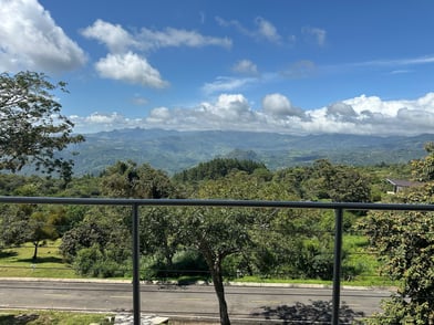 Living in Altos de Campana: Mountain Real Estate Near Panama City (2026 Guide)